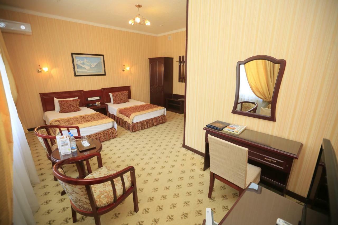 Asia Hotel Фергана Екстер'єр фото