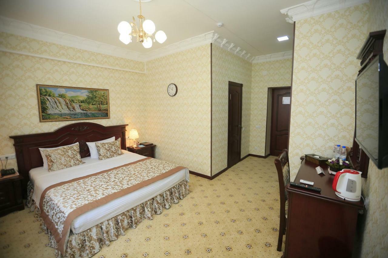 Asia Hotel Фергана Екстер'єр фото
